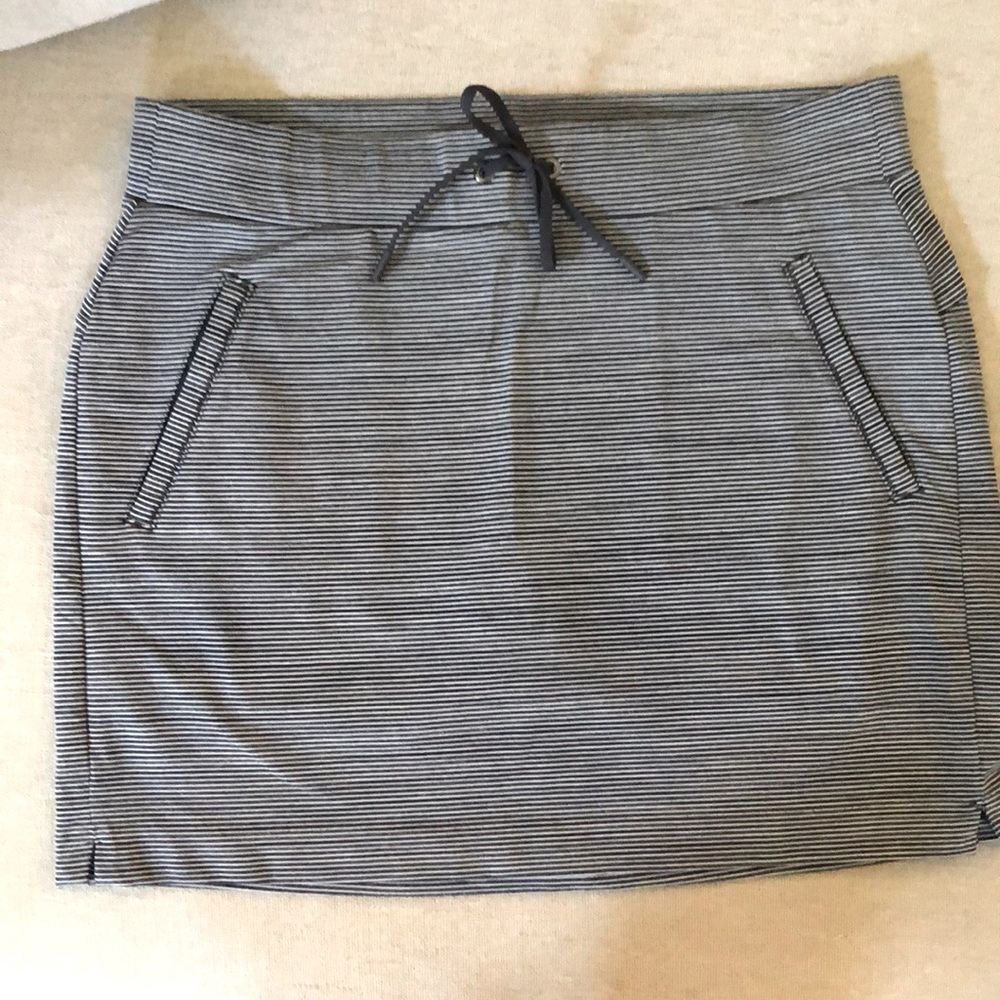 Athlete metro skirt